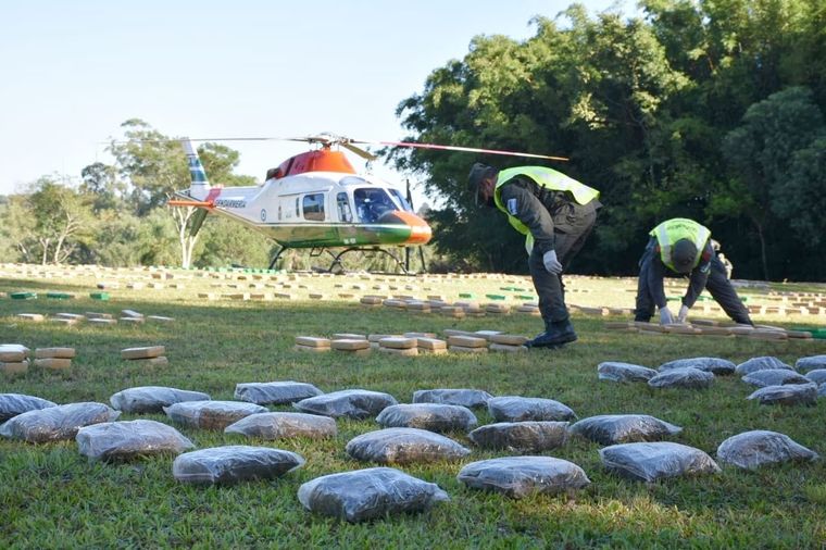 Los gendarmes en plena actividad