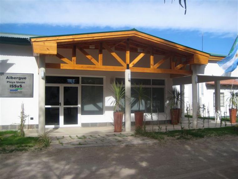 Un hotel con las comidades para relajarse. Un hotel con las comidades para relajarse. 