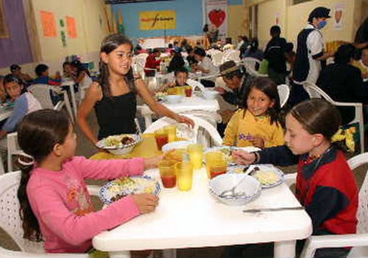 La ayuda llega a cientos de comedores.