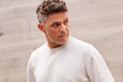 MDZol | El cantante afirma que se encuentra en una nueva etapa de su vida luego de vivir momentos complicados en los que había perdido la ilusión de componer. Foto: Salva Musté/Sony Music