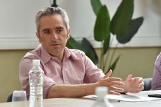 El secretario general de La Cámpora, Andrés Cuervo Larroque, se expresó sobre el posible efecto que pueda tener el caso de Martín Insaurralde en la campaña electoral del oficialismo Foto: Twitter Andrés Larroque