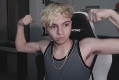 ¿y ahora? romina malaspina le exigio un millon de likes para salir con el y los consiguio