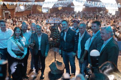 MDZol | Marcos Calvente, Alejandro Molero, Hebe Casado, Alfredo Cornejo, Luis Petri, Daniel Scioli, Ramiro Labay y Nicolás Pino Foto: Andy Dubrowsky / MDZ