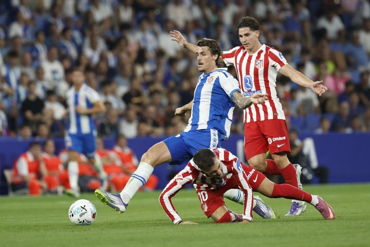 El Atlético de Madrid perdió 2-1 en su debut en La Liga ante el Espanyol. Foto: EFE