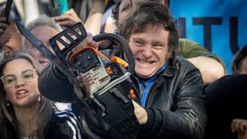 Javier Milei retoma la campaña electoral en Tierra del Fuego y seguirá en algunos distritos clave. Javier Milei retoma la campaña electoral en Tierra del Fuego y seguirá en algunos distritos clave.