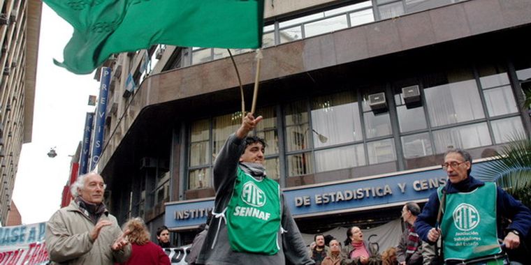 Los mismos empleados del INDEC han denunciado la manipulación de los índices Foto: NA