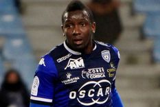 muere futbolista de 30 anos al sufrir un paro cardiaco en pleno partido