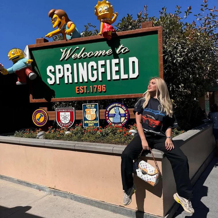 Adidas, Gucci y Louis Vuitton se encontraron en su valija de viaje. Adidas, Gucci y Louis Vuitton se encontraron en su valija de viaje.