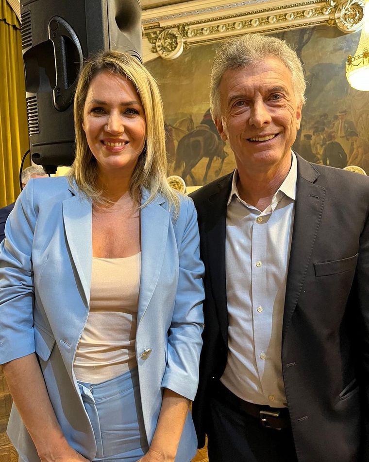 Mauricio Macri viajó a Santa Fe para acompañar a Losada El presidente Mauricio Macri junto a la senadora Carolina Losada Foto: Twitter Losada