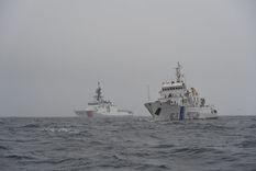 El buque James de la Guardia Costera de EEUU y el Mansilla de la Prefectura Naval en los ejercicios del domingo 5 Foto: Prefectura
