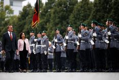 Boris Pistorius, ministro de Defensa de Alemania, junto a Margarita Robles, su par de España.