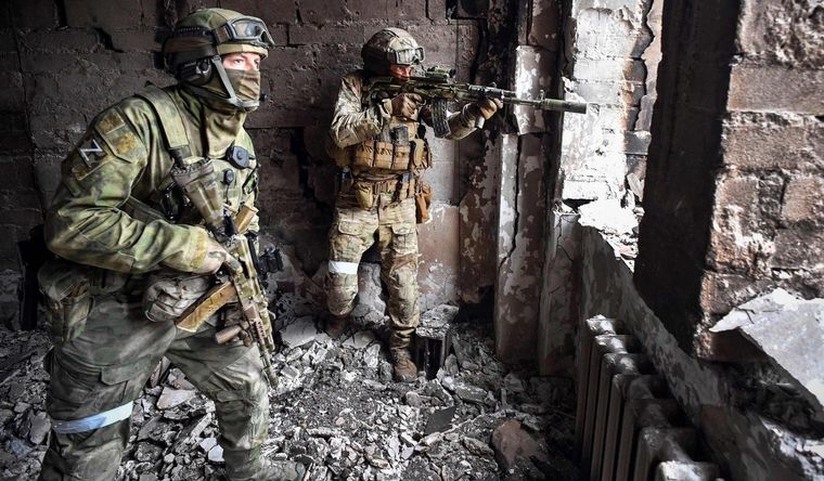 Las tropas de Ucrania siguen combatiendo contra Rusia. Foto: EFE