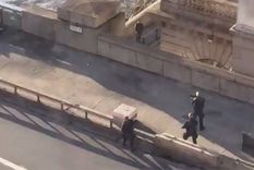 la policia cierra el puente de londres por un tiroteo: hay varios heridos