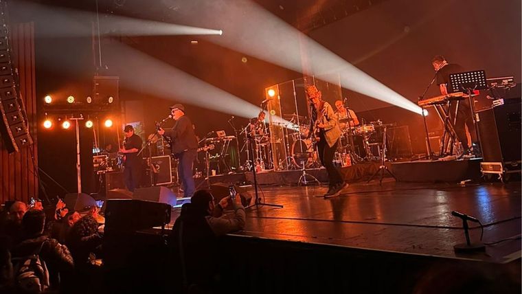 Las Pelotas la rompieron en el Bustelo. Las Pelotas la rompieron en el Bustelo.