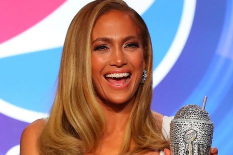 Jennifer Lopez se comprometió 5 veces, pero se casó 4 Foto: Page Six (pagesix.com)