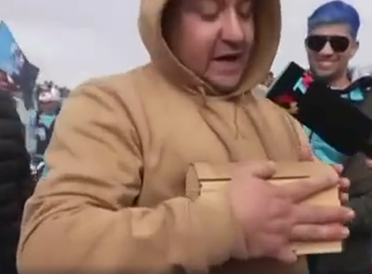 Ariel, hincha de Belgrano de Córdoba, llevó las cenizas de su padre a la final del Torneo Apertura.