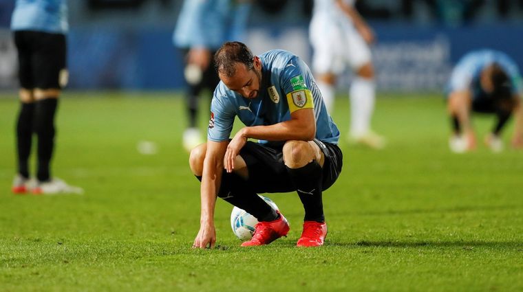 La imagen del capitán Diego Godín lo dice todo Foto: EFE