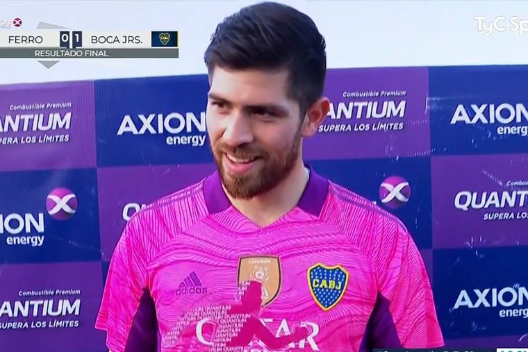 Rossi fue elegido como la figura de Boca-Ferro y sacó chapa.