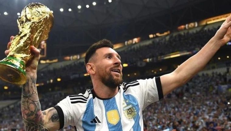 La Copa falsa con la que Messi celebró en Qatar. Foto: Instagram