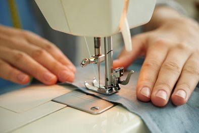 MDZol | La alta costura tiene su historia, sus secretos, sus cosas buenas y también malas. La alta costura no es solo diseños bonitos en gente importante. Foto: Freepik