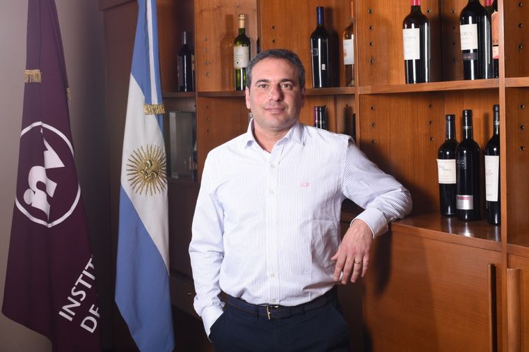 Martín Hinojosa, del INV.