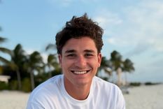 El look relajado de Julián Álvarez.