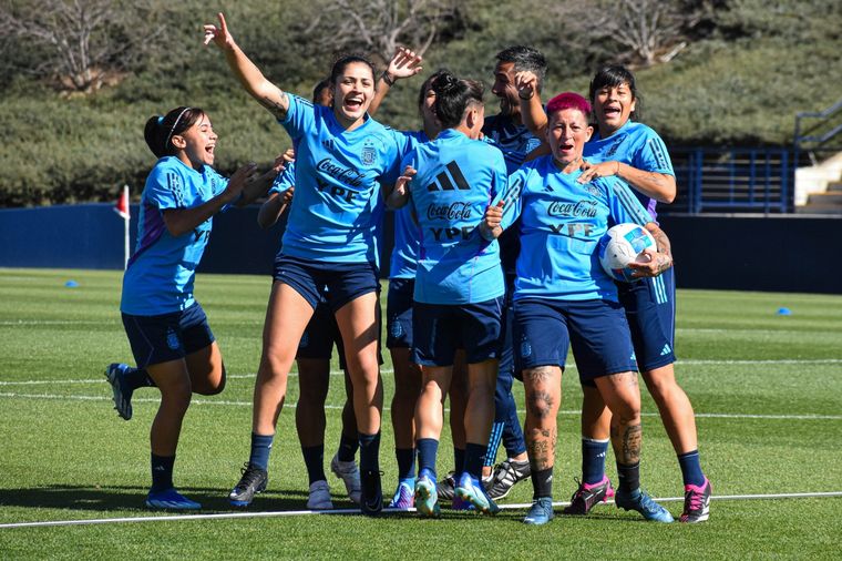Julieta Cruz, Chiara Singarella y Catalina Roggerone jugarán la Copa de Oro Foto: AFA