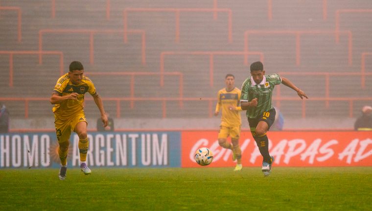 Boca venció a Aldosivi en el José María Minella bajo una intensa lluvia.