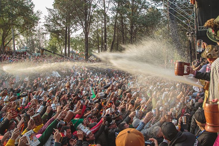 La propuesta apunta a ofrecerle alojamiento gratis a los viajeros que quieran participar del Oktoberfest en Villa General Belgrano. La propuesta apunta a ofrecerle alojamiento gratis a los viajeros que quieran participar del Oktoberfest en Villa General Belgrano.