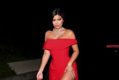 Omitió sus prendas desde la tina: Kylie Jenner voló la red al presumir su belleza en un baño de burbujas