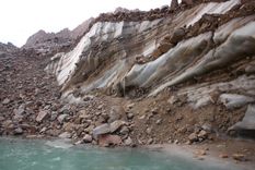 Glaciar cubierto en la Quebrada Manantiales