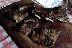 El hombre murió mientras comía un asado Foto: Imagen ilustrativa