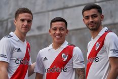 River Plate La nueva camiseta de River, con Palavecino, Barco y Simón.