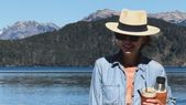 Mirá el look de Juliana Awada en la Patagonia. Mirá el look de Juliana Awada en la Patagonia.
