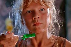 Ariana Richards, la niña de Jurassic Park, cambió muchísimo su imagen desde entonces.