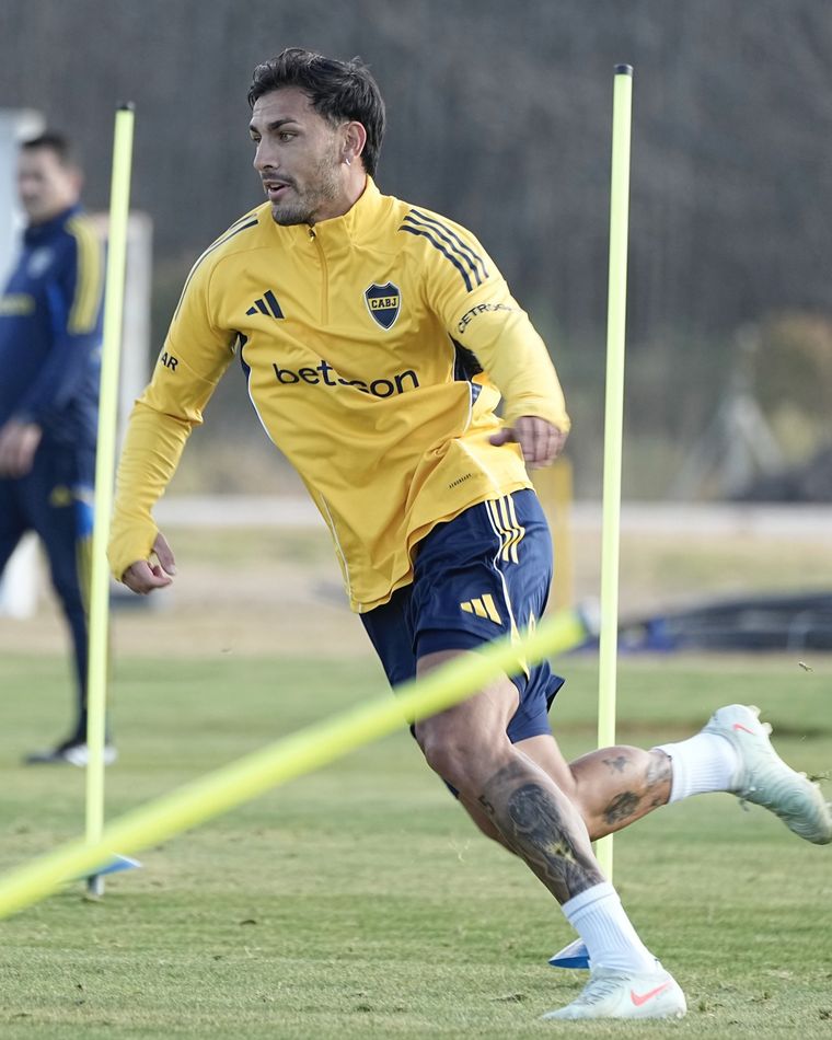 Leandro Paredes durante su primer entrenamiento en Boca Leandro Paredes durante su primer entrenamiento en Boca