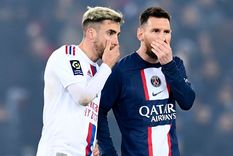 Tagliafico y Messi se cruzaron en el PSG vs Lyon. Foto: @Ligue1_ESP Tagliafico y Messi se cruzaron en el PSG vs Lyon. Foto: @Ligue1_ESP