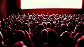 La baja en la asistencia llevaría a la cadena de cines a vender sus operaciones. La baja en la asistencia llevaría a la cadena de cines a vender sus operaciones.