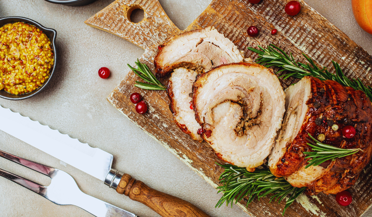 En muchas casas, esta receta se prepara con antelación para intensificar sus sabores. En muchas casas, esta receta se prepara con antelación para intensificar sus sabores.