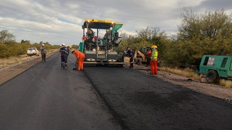 Obras de Cartellone en la ruta 153.
