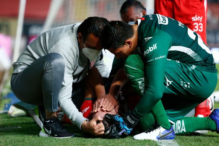 Unai Bilbao se toma la cara del dolor tras sufrir una importante lesión.