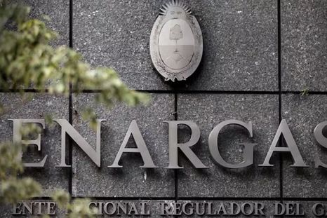 El decreto, firmado por Javier Milei, fija un plazo máximo de ciento ochenta días corridos desde su publicación para que el ente comience a funcionar formalmente. El decreto, firmado por Javier Milei, fija un plazo máximo de ciento ochenta días corridos desde su publicación para que el ente comience a funcionar formalmente.