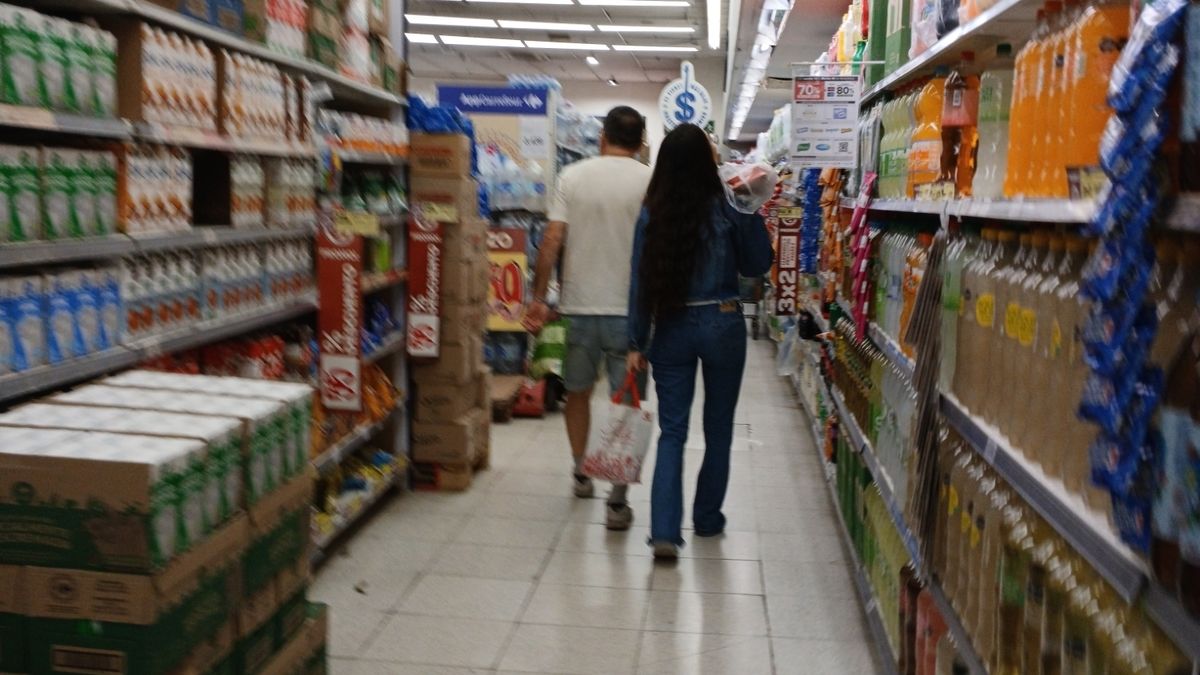 Cinco alimentos básicos: ¿Argentina es cara o barata frente a otros 9 países?
