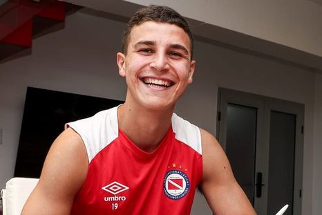 Gino Infantino ya viste los colores de Argentinos. Llega a préstamo por un año desde la Fiorentina. Gino Infantino ya viste los colores de Argentinos. Llega a préstamo por un año desde la Fiorentina.