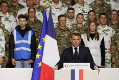 vuelve el servicio militar voluntario en francia: las razones de macron
