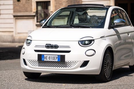 FIAT 500 Hybrid Dolcevita FIAT 500 Hybrid Dolcevita