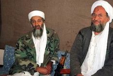Foto: REUTERS. Muchos analistas consideraban a Zawahiri, a la derecha en la foto, como el principal hombre de Osama Bin Laden. Después de la muerte de Bin Laden, asumió la dirección de al-Qaeda.