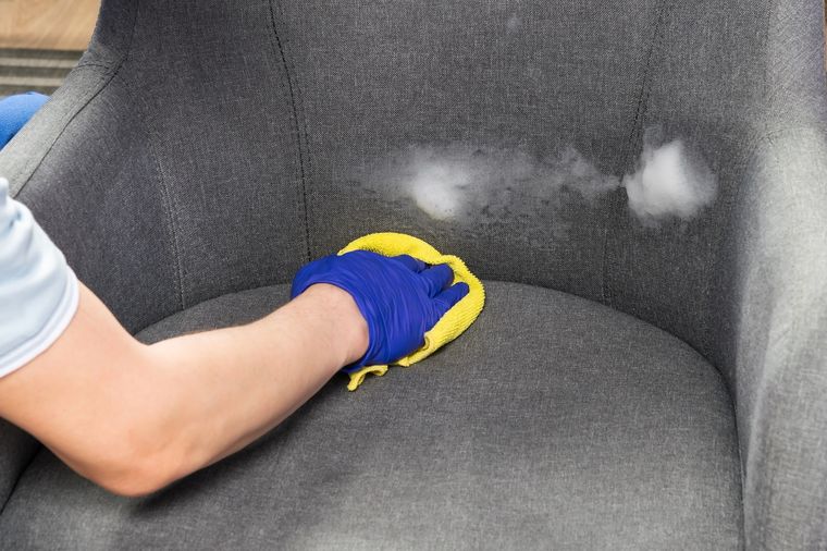 Limpieza sillón Los mejores consejos de limpieza. Foto: Fuente: Shutterstock