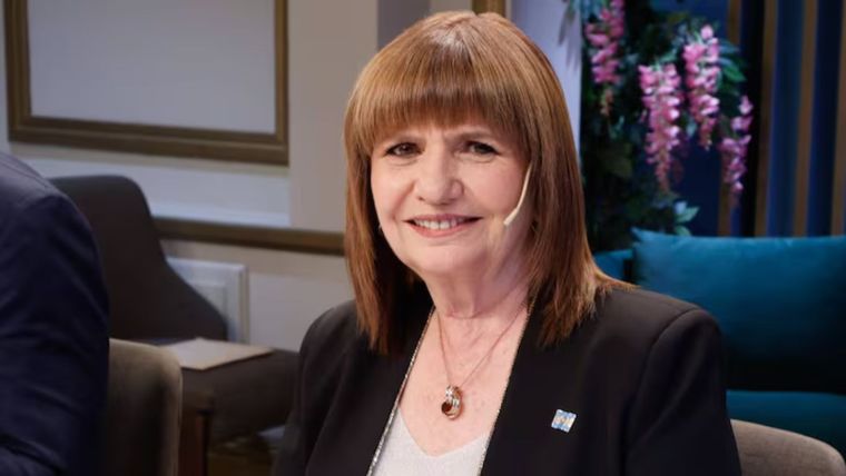 La ministra de Seguridad, Patricia Bullrich, en la mesa de Mirtha Legrand.