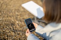 Lucas Emma adquirió el kit en un viaje a Chile y recibió el equipo en 4 días. Instaló la antena él mismo en su vivienda y paga una onerosa tarifa por mes Foto: Shutterstock